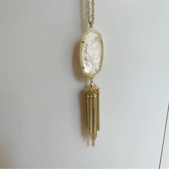 Kendra Scott Rayne Necklace in Ivory Pearl - Picture 8 of 10